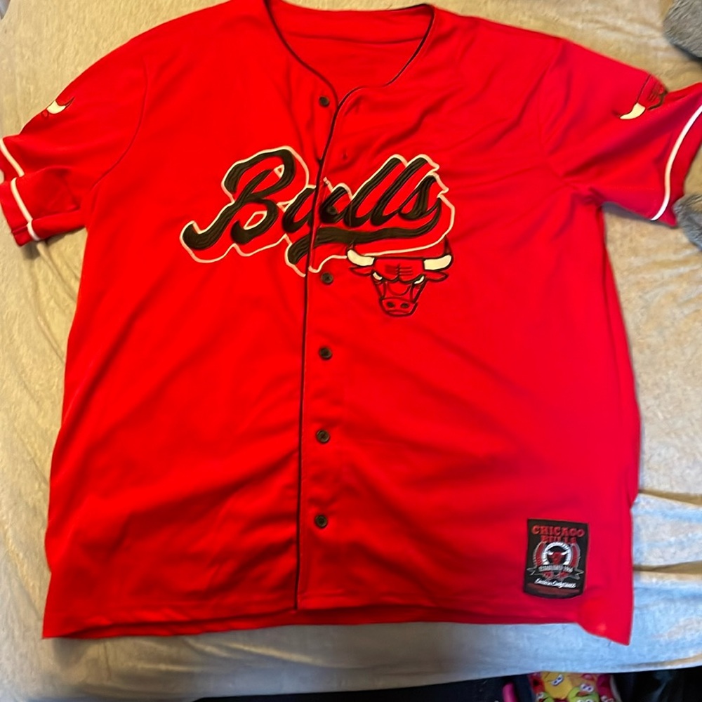 Chicago bulls button up sports jersey